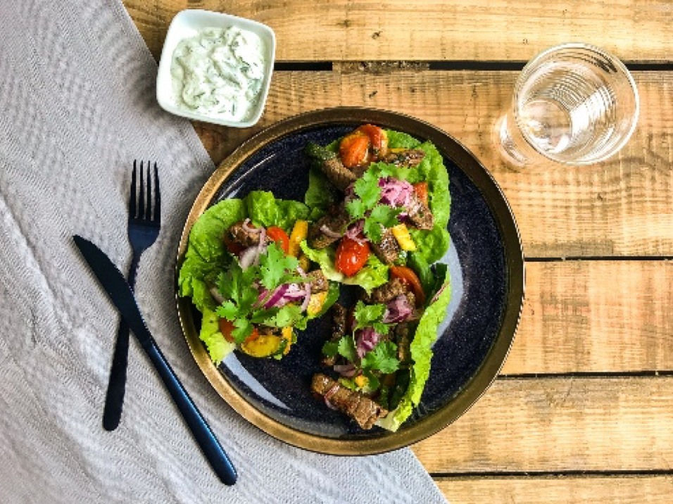 debuurman_nu's tweet photo. Ziet dit gerecht er niet vrolijk uit? 🌈 Je vindt 'm vandaag in de box! // Slawraps met pittige runderreepjes, courgette en koriander raita. Wij kunnen niet wachten!⁠ Meld je nu aan! https://t.co/VTBG0KodaF
⁠
#outofthebox #vrijdagindebox #indeMaaltijdbox #gezond https://t.co/FG1Bp3GuK4