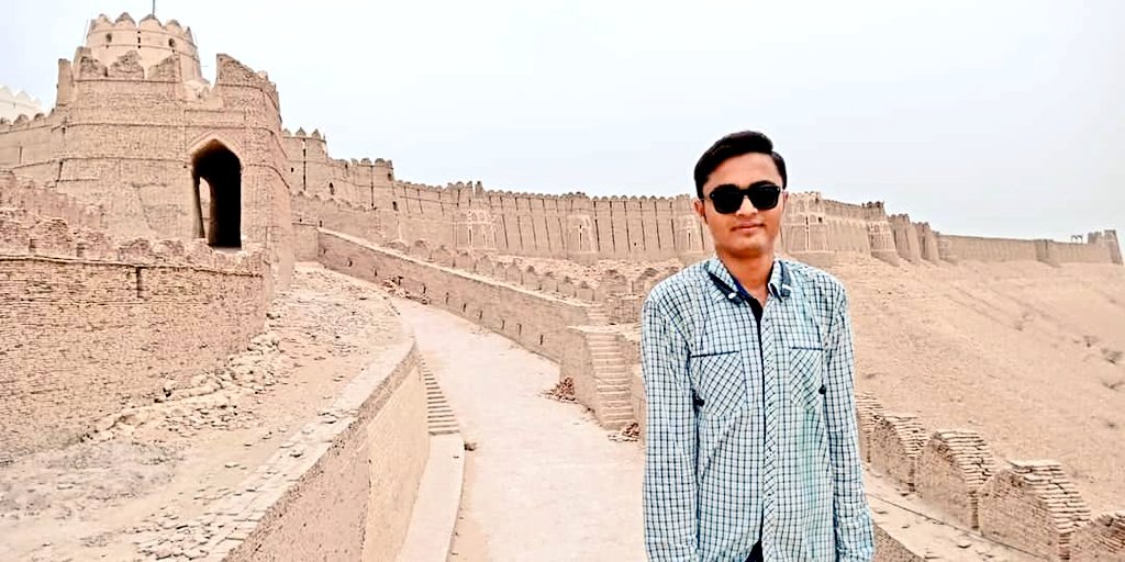 drgrouve_km's tweet photo. A Memorable visit of #Gimsians to Magnificent Talpur Fort - #KotDigi, #Sindh.

#HistoricSindh #VisitSindh #VisitPakistan https://t.co/Fknv6VvGbU