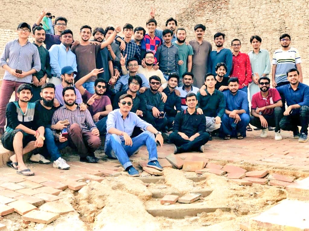 drgrouve_km's tweet photo. A Memorable visit of #Gimsians to Magnificent Talpur Fort - #KotDigi, #Sindh.

#HistoricSindh #VisitSindh #VisitPakistan https://t.co/Fknv6VvGbU