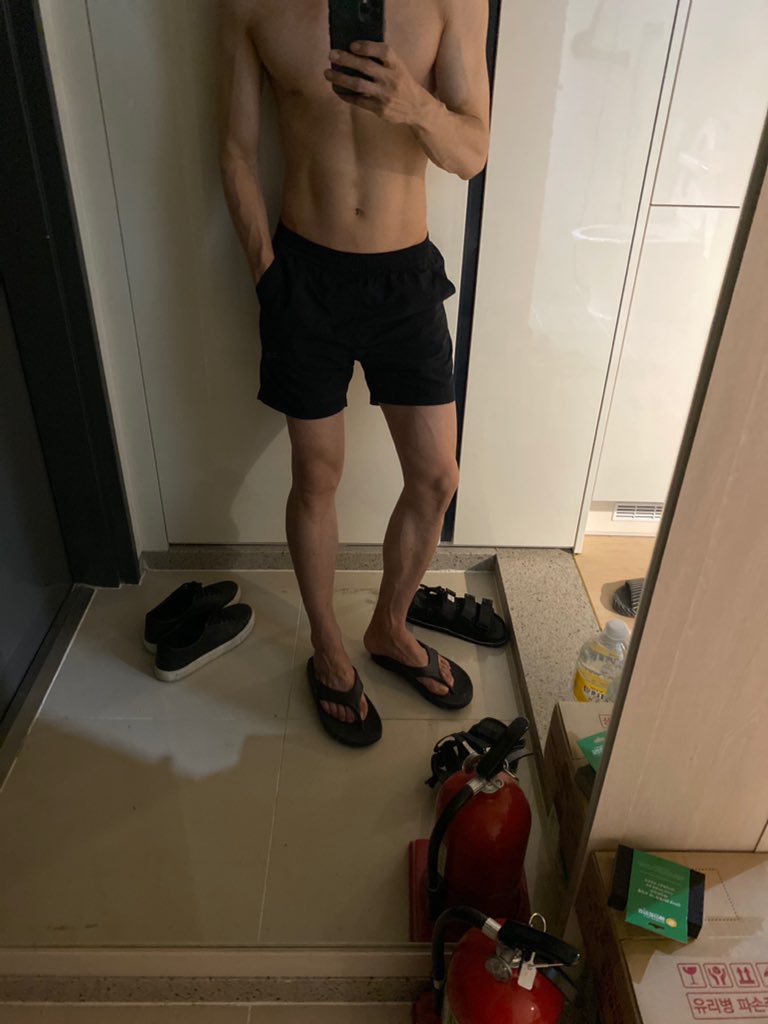 hunkle_ben's tweet photo. sh sh 😝 https://t.co/pEMrsQKsGL