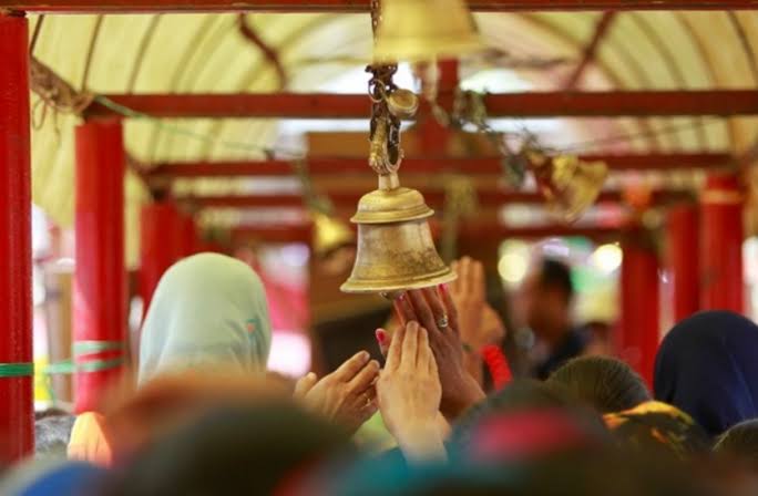 Benefits to ears: Temple bell improves the listening power of human as the sound directly affect the ears & increase the senses of listening to a great extent.