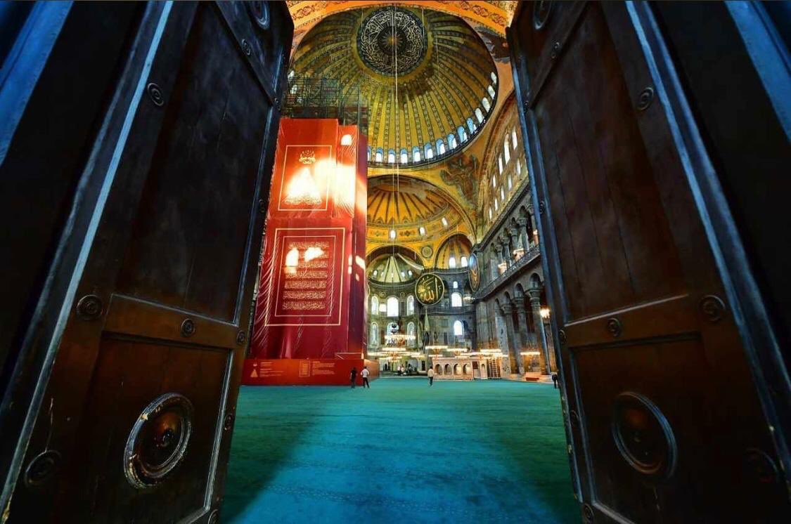 akpinar_serhat's tweet photo. 85 Yıl aradan sonra , MİSAK-İ MiLLİ Sınırlarımız içerisinde hür irademizle bugün AYASOFYA-i KEBİR CAMİİ mizde kılınacak CUMA NAMAZI ,  tüm İSLAM AlEMİ ‘nin, birlik ve beraberliğine daim olsun . Hayırlı Olsun . #AyasofyaCamii #AyasofyaCami https://t.co/21ofVf1Src
