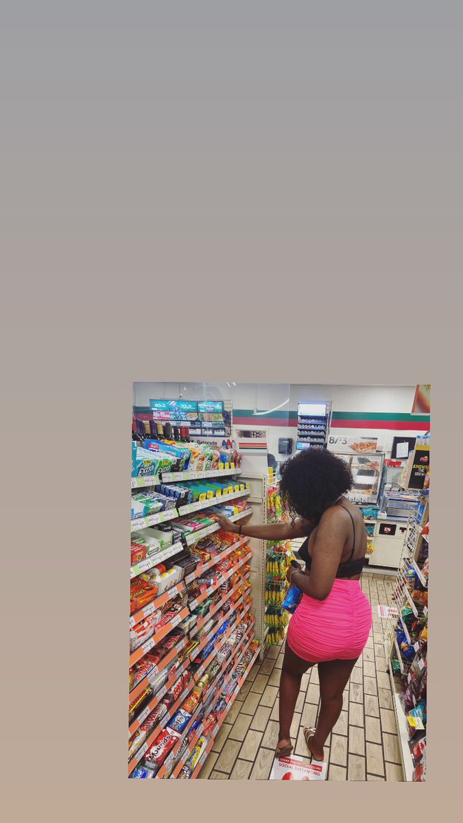 HERAReigns's tweet photo. #StoreRuns Flava in Ya Ear
#NewYorkCity #Brookyln https://t.co/4nbVun4FsY