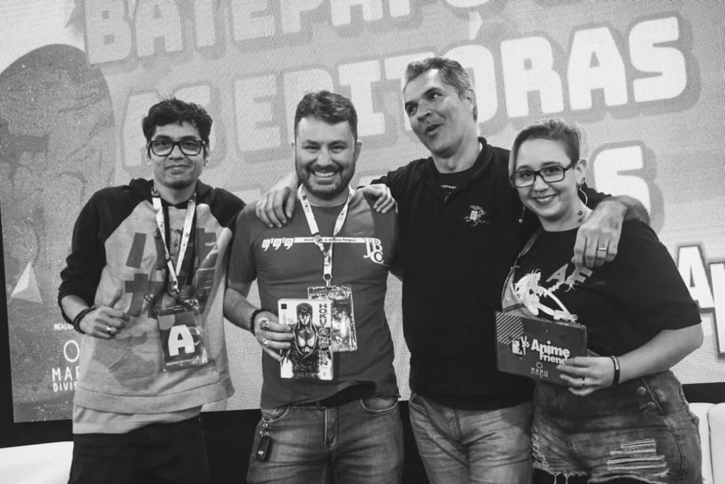 chibimartins's tweet photo. O @brunobellan me mandou essa foto após eu ter mediado a mesa redonda das #editorasdemanga no @animefriends !
São sempre bate papos muito legais com novidades e discussões super bacanas do mercado.
Quem tá com saudades dos eventos?

#tbt #throwbackthursd… https://t.co/U3UzX3BBy3 https://t.co/5xH7oPT9Z4