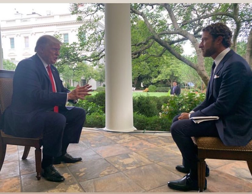 nick_mal's tweet image. Doesn’t matter if you’re pro Trump or con Trump. If you’re a fan of @barstoolsports this is incredible. Selling newspapers 15+ years ago in South Station has turned into interviewing the President 1 on 1. Congrats @stoolpresidente #brickbybrick #hardworkpaysoff