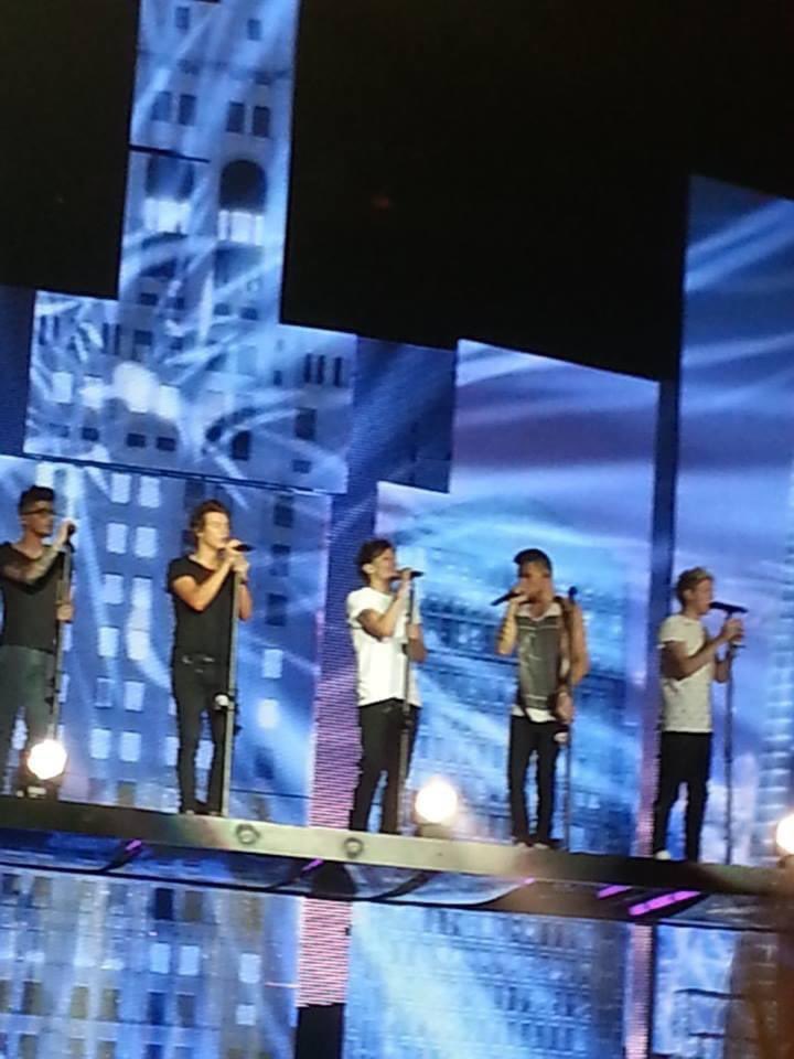 sweetnrtommo's tweet photo. anyway my bff hasn’t answered wether i should post these on ig or not so here you go 🥰 #10YearsOfOneDirection #10yrsof1D
Despite all the clownery of today, these guys rlly did save me and gave me THE BEST years of my life, so thank you ot5🥰 https://t.co/uJ9TtEoFdy