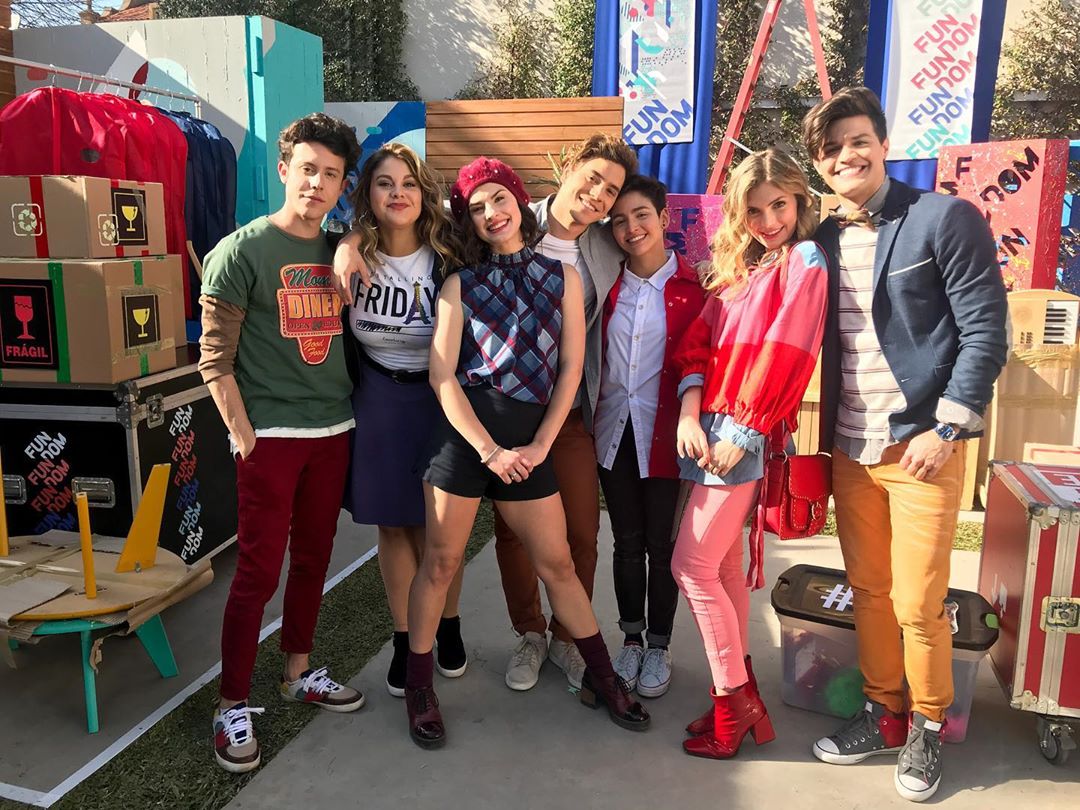 disneyugc's tweet photo. No existen finales... #Fundomeros, les prometemos no perder el ánimo ni la esperanza ante este nuevo reto. Juntos seguiremos creando en un mejor espacio que se convertirá en nuestro nuevo hogar. ¡Que venga la #BigBangFest! 💥💖 https://t.co/biLRQqfrnC