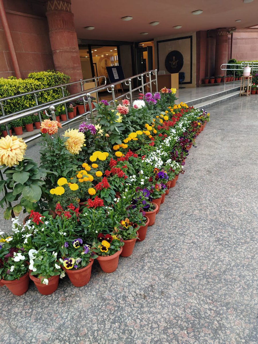 IAF_MCC's tweet photo. Air HQ(VB) also won the 1st prize in CPWD 'Annual Flower Show &amp; Garden Competition 2020' in the 'Prestigious Office Building' segment. The award was won in 2019 as well. Air HQ(VB) has also been awarded 'BEE 5 Stars Label ' by the Bureau of Energy Efficiency in 2019. (2/2) https://t.co/qYB0sMgoSq