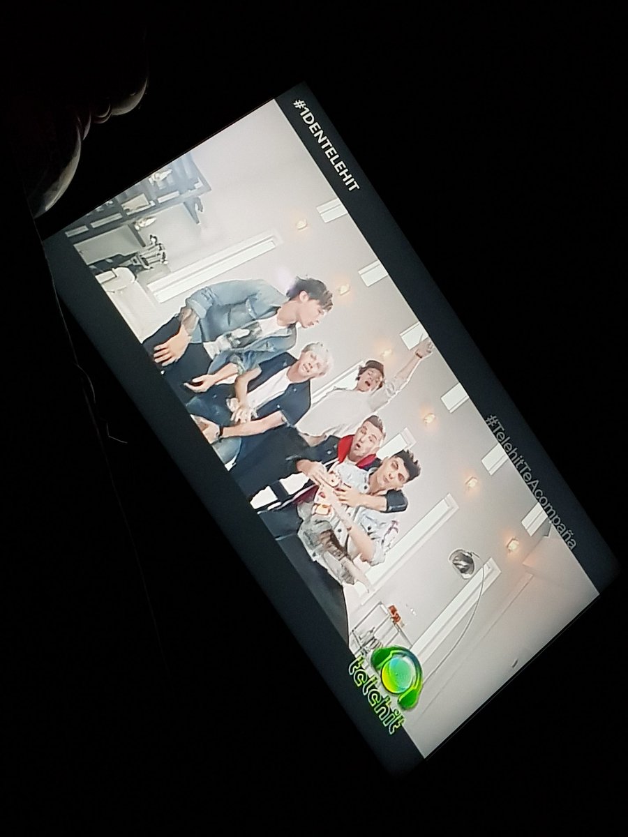 _jjnks's tweet photo. ENTONCES BAILAMOS CON LA MEJOR CANCION DEL MUNDO
#1DEnTelehit #1D10 #10YearsofOneDirection #10Years #ThankYou1D #OneDirection2020 #10YearsOf1DMoments https://t.co/lPNp6ifWcQ