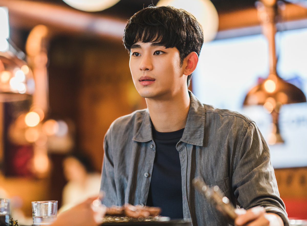 TheAnnyeongOppa's tweet photo. #13YearsWithKimSooHyun👑👑

Did you know that KSH only have 4 major dramas where he was the main role but he received awards for ALL of them? Yep, it's for real! #ItsOkayToNotBeOkay is his 5th major drama but he already got tons of awards!🔥🔥

Pc @Netflix_PH https://t.co/6bKCyLNNlx