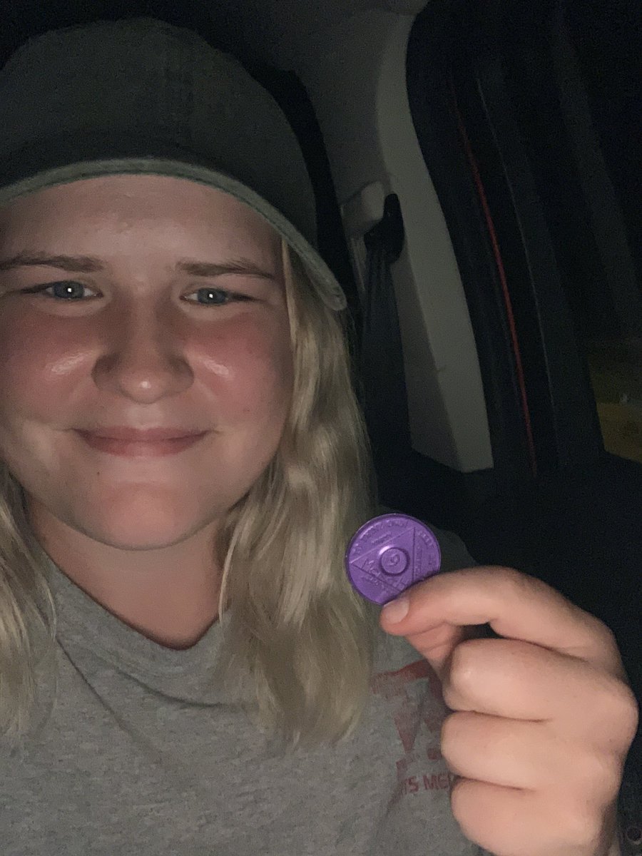 RachelBertrand1's tweet photo. I usually don’t post stuff like this on here but TODAY MAKES 9 MONTHS SOBER !!!! 

I would have laughed 9 months ago if you would have told me I would have made it to today, but that goes to show what God can do in someone’s life!! https://t.co/52atgjmaft