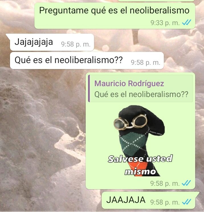 CarlaHouses's tweet image. Yo comentando con mis amix sobre lo que aprendí de la tarea de Economía internacional. 
#economicsfordummies