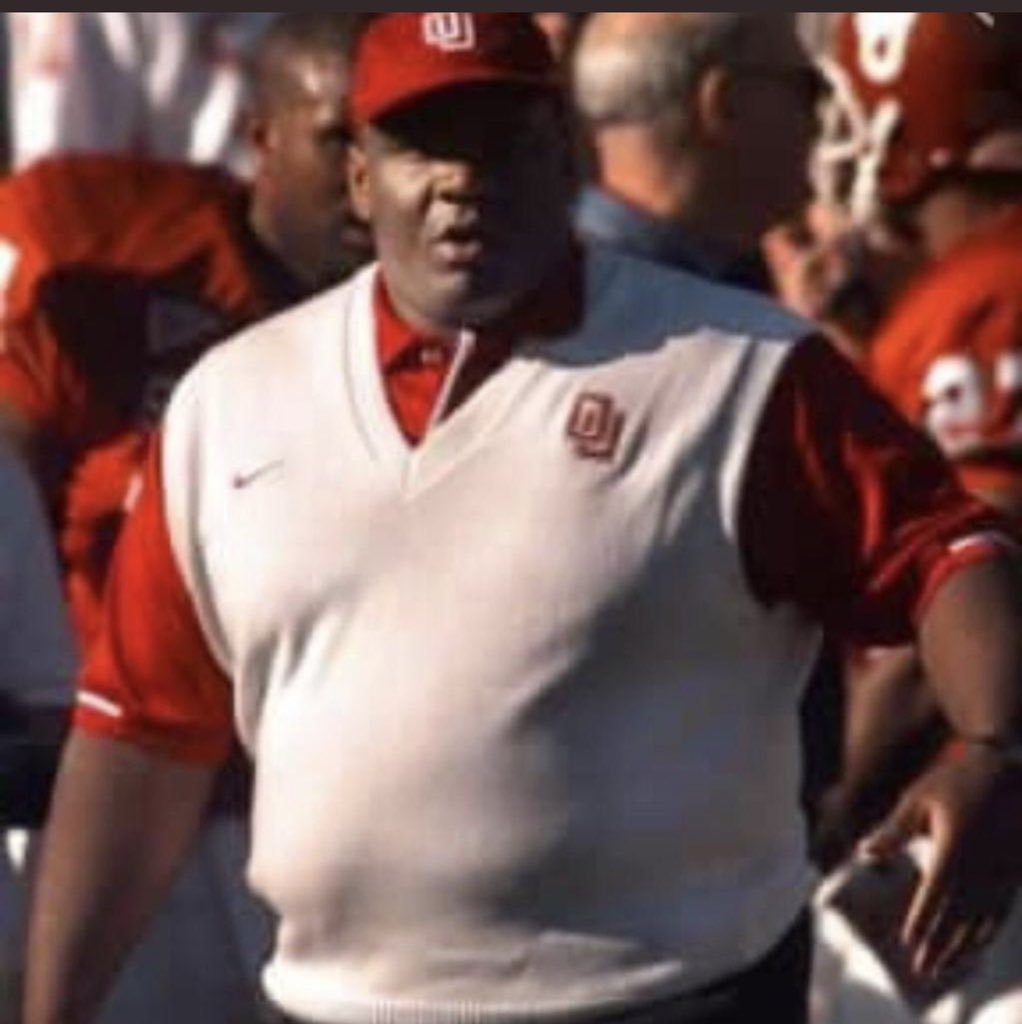 ChandlerErvin's tweet photo. Seeing all the love throughout Twitter today shows the impact this man had on so many lives. He would always have an encouraging word for me and would always put a smile on my face! Thank you @StaceyDillard71 for introducing me to a great! Rest easy sir!! #RIPJohnBlake https://t.co/DvJBTZ7rqD