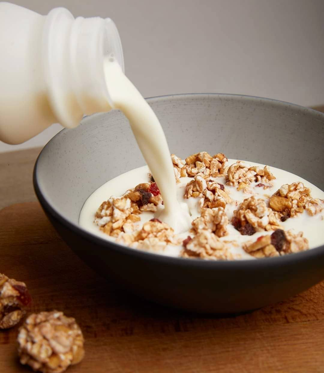 MebleSnack's tweet photo. 🔥 หอมนัว! ⚪ สุดปังต้อง กินกับนมคือนัวมากแม่! 🍼
Granola Ball #ทำงานอย่างมีProductivity 👩‍💻 ด้วย 
😋Poprice Granola Ball #ขนมมีไฟเบอร์สูง

#มีเบิ้ล #meblesnack #กราโนล่า #กราโนล่าบอล 
#อาหารเช้า #ธัญพืช #อร่อยบอกต่อ https://t.co/VDdzU9149W