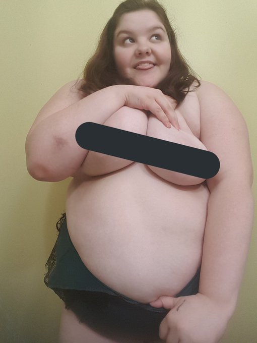 Thicc bitch Thursday 💜 https://t.co/4lHsqszcon