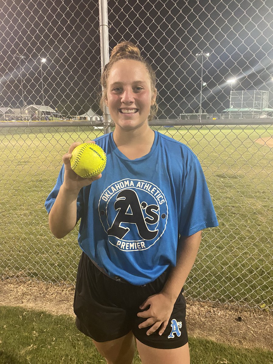 Got the W tonight 8-0 with one 💣 by Sidney McLaughlin! Play again tomorrow at 9am!