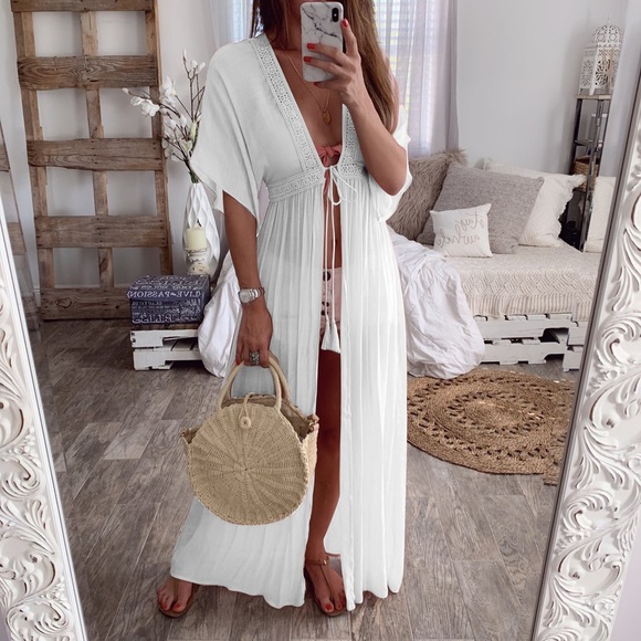 timothyeller's tweet photo. So good I had to share! Check out all the items I'm loving on @Poshmarkapp #poshmark #fashion #style #shopmycloset #cocoimo #michaelkors: https://t.co/4QASdy0vh0 https://t.co/r1oVyXpWhi