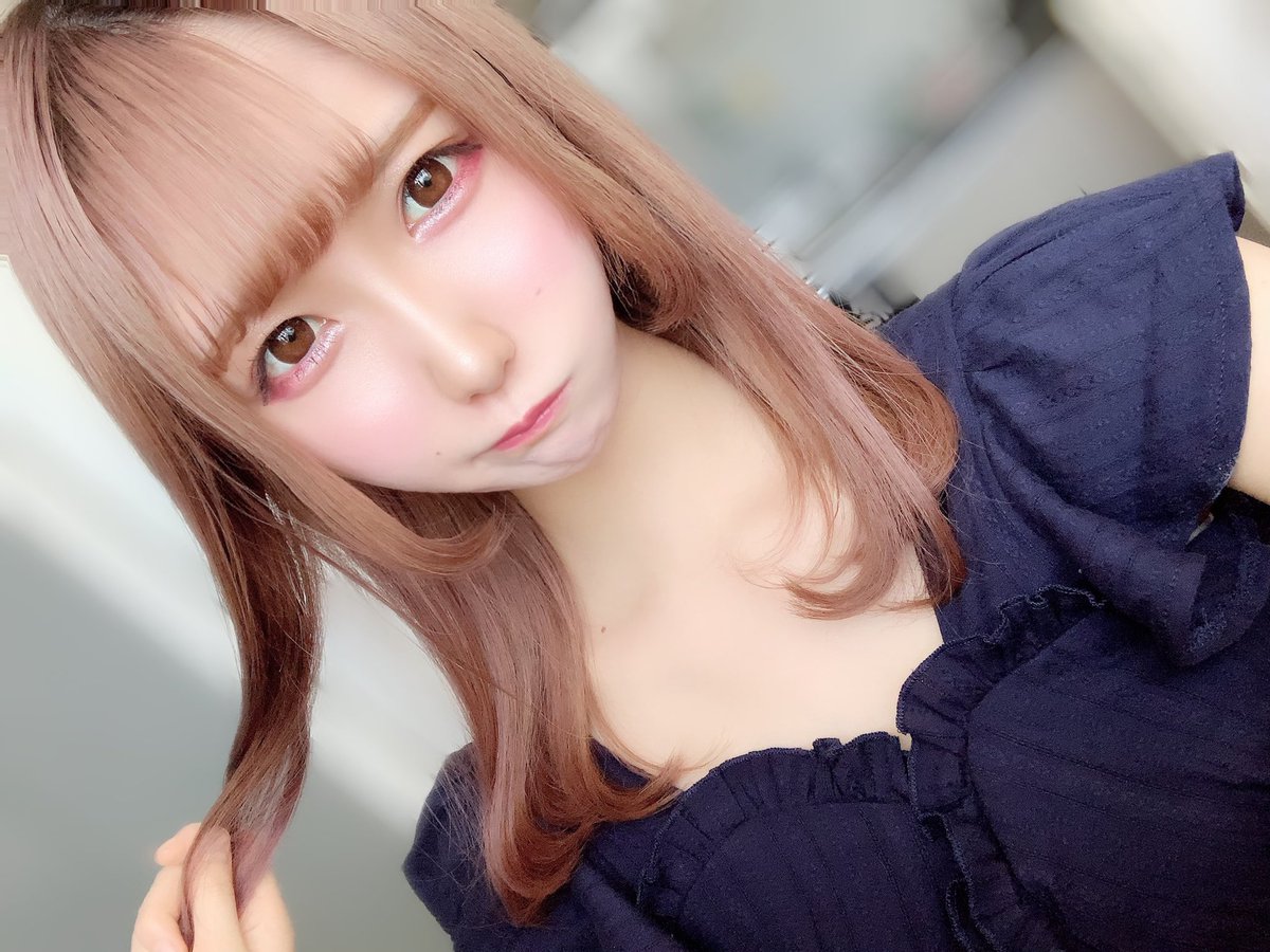 VRVR_FANS's tweet photo. 【拡散希望】

本日のライブにて先日誕生日を迎えた そのさんに花束を贈りたいと思っております。

物販前後にメンバーから そのさんへお渡し頂く予定です。

また昨今の情勢により「おめでとう」はメンバーのみで行いたいと思います。

来場される方よろしくお願い致します🙇‍♂️ 

#ベリベリ！ #そのぴ https://t.co/sK131Q5IBb