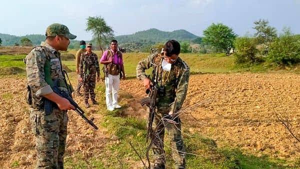 District Voluntary Force (DVF)1 DVF team consists of 25 personnel who are led by an SI rank officer.Like Chhattisgarh's DRG, DVF too is a Disct Police controlled force and the Disct SP has full control over it.