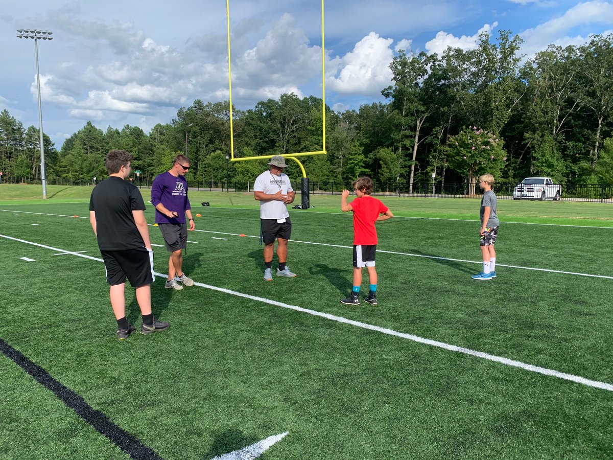 OptimumAP's tweet photo. Middle school group. Small but great group. Hopefully we get a few more athletes out for this group! They learned a lot tonight! https://t.co/Fl0DwDphc1