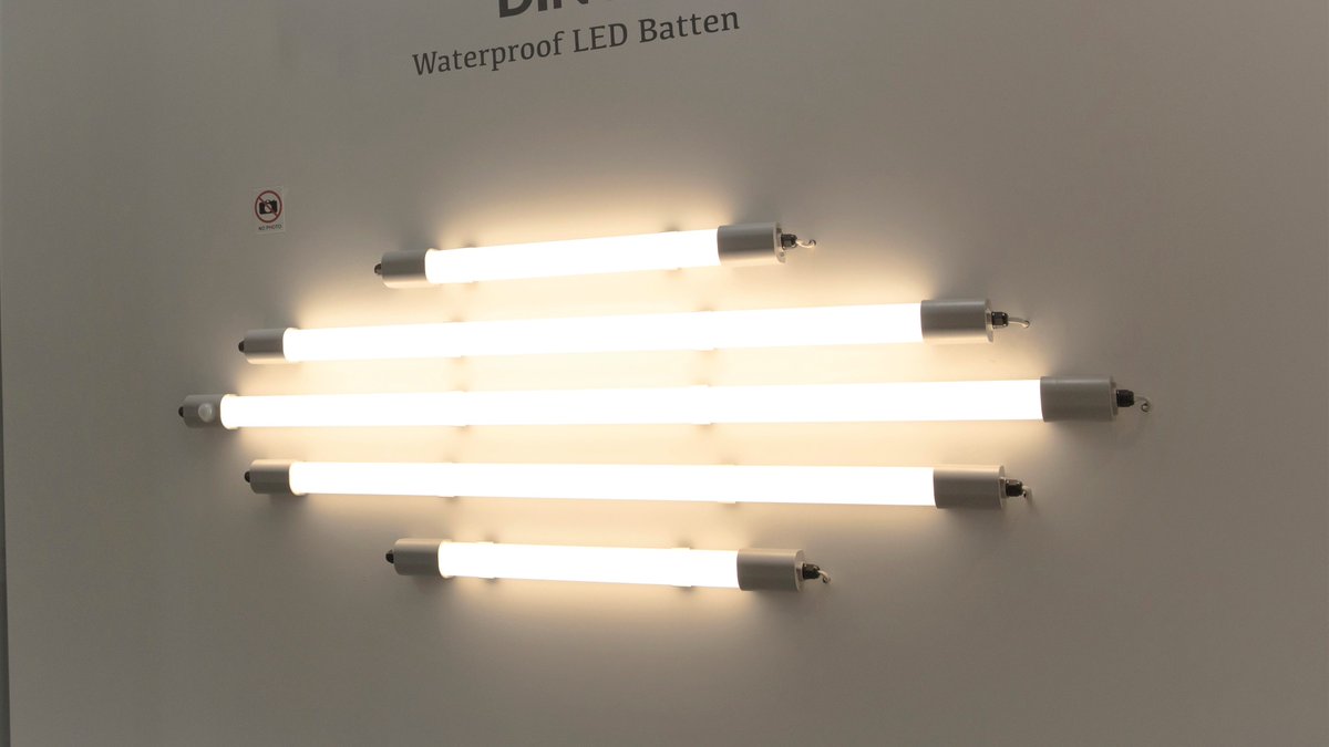 #MEGAMAN #DINO2 Damp Proof LED Batten
 bit.ly/2WPdmDF