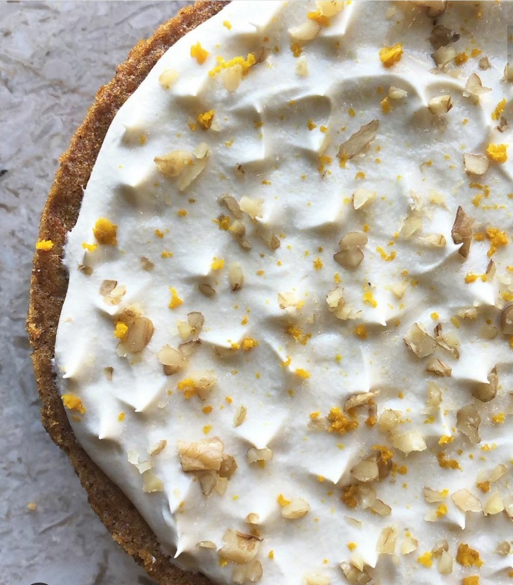 More madeleines and cakes from eclatpatisserie.  @GrowlingGut recco: russian honey cake, sable azur and chocolate orange cookies.