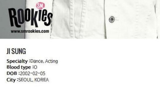 in his SMRookie profile, 'acting' was included as one of his specialities. If only sm provided him an opportunity to expand his acting career.... he really could've had a successful career in acting. this boy is immensely talented.