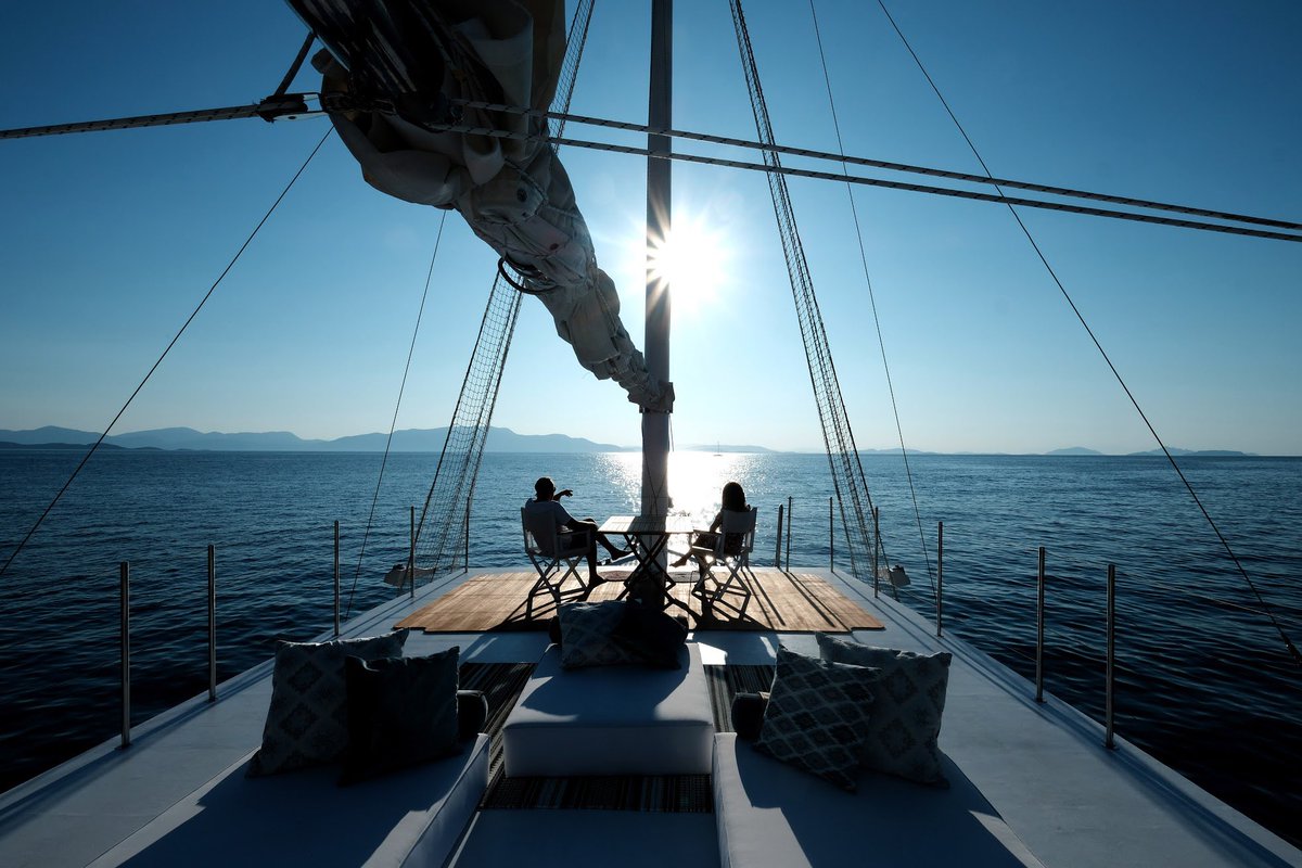 NitscheSascha's tweet photo. Warum nicht? Wer kann der soll und da haben wir was besonderes! Exklusiv, maximale Privatsphäre- Region Griechenland! #solaselect #greece #luxusurlaub #segeln https://t.co/V3GGNQPMtq