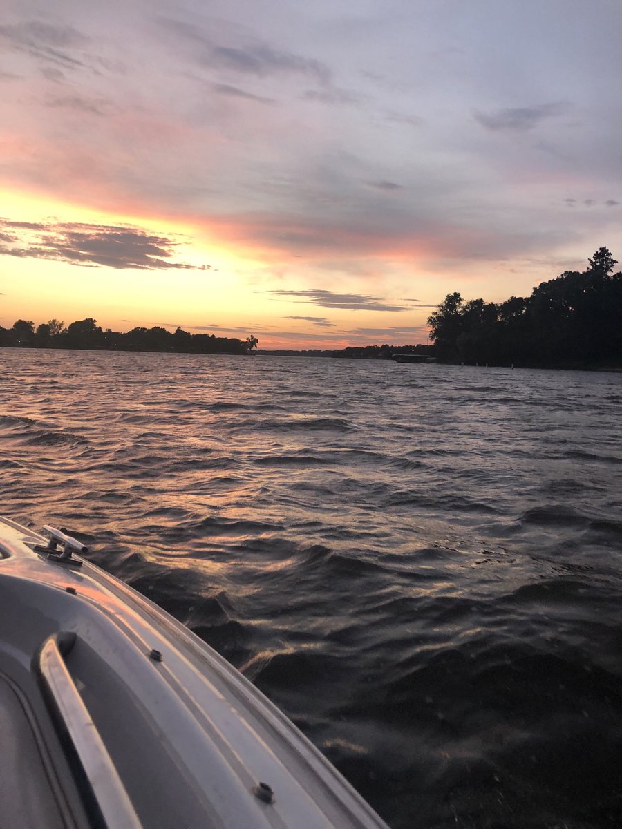 jhoferfarms's tweet photo. β¦@ERoskensβ© Thanks for the boat ride tonight. Was great being all together. #LakeMitchell https://t.co/1UPeRLE6m8