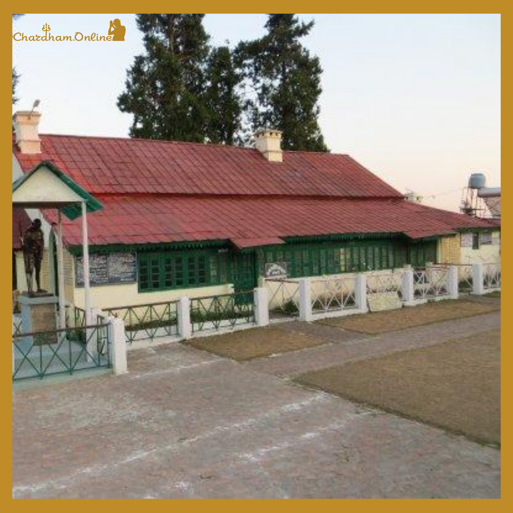 ChardhamOnline's tweet photo. #AnasaktiAshram   
Prayer room, museum &amp; lush surrounds 
#uttarakhandtourism #snowpeak #mountainsview #uttarakhanddiaries #Uttarakhand_beauty #Uttarakhandculture #Uttarakhandpictures #Uttarakhandvibes #ChardhamOnline #TouristGuide #TouristAttraction #IndianTourism https://t.co/yyat7nUfzJ