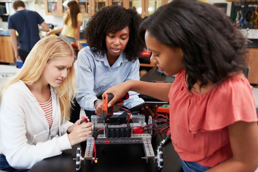 nyutandon's tweet photo. Thank you @JamaalBowmanNY and @MarkTreyger718 for celebrating our eighth annual #STEMNow program. We’re proud to be helping NYC students from across the 5 boroughs learn the power of #STEM. #NYUTandonMade. https://t.co/c0GAG1yT7E https://t.co/qinsyFVoQx