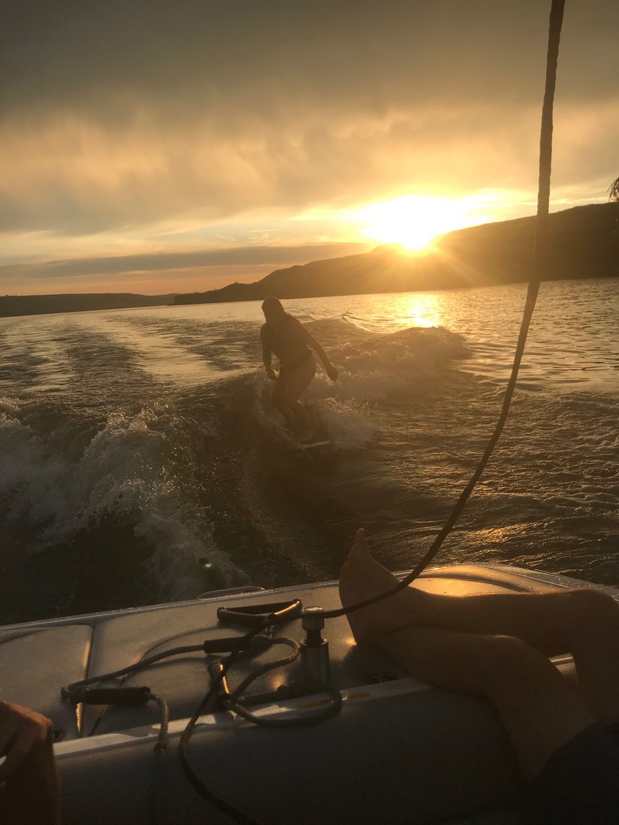lylarg's tweet photo. Beautiful night out at Sask Landing. Miles of calm water. #sasklanding #centurionboats https://t.co/PWmFo4bRjH