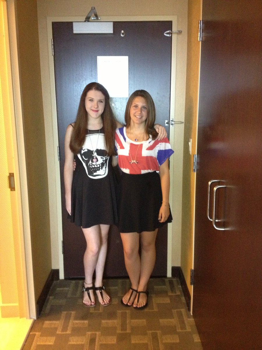 bananasforarms's tweet image. A little late, but I wanted to post about One Direction’s 10th anniversary! My best friend Emily and I went to a concert on the “Take Me Home” tour in 2013 and it was a blast! I will always remember my time as a 1D fan girl. Thanks for the memories! #TenYearsOfOneDirection