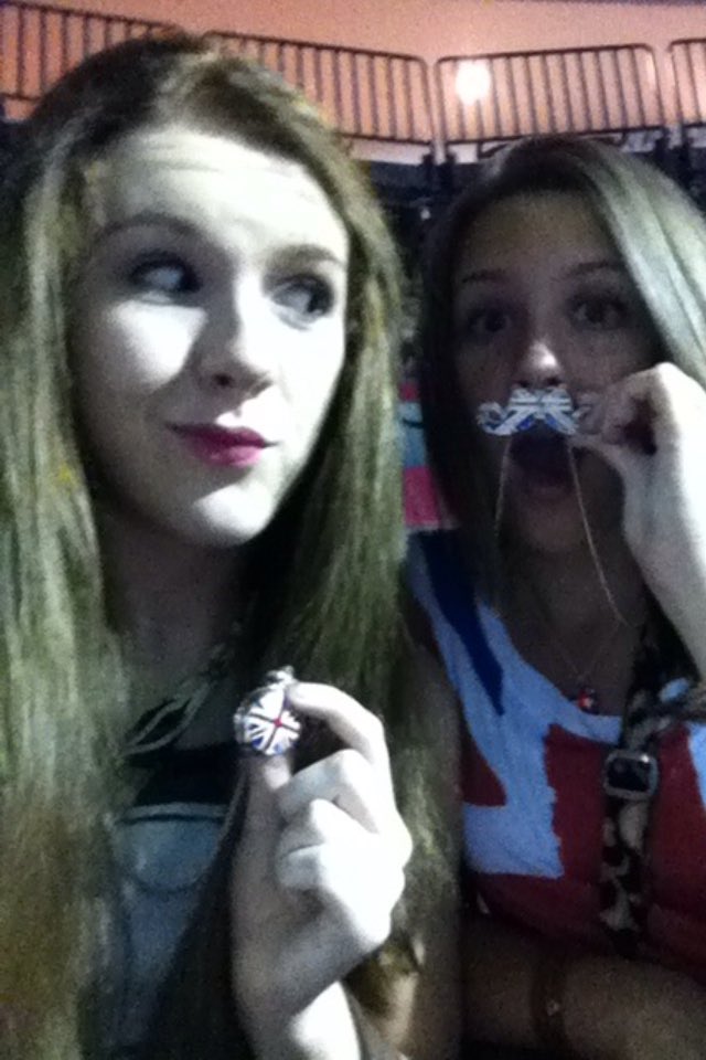 bananasforarms's tweet image. A little late, but I wanted to post about One Direction’s 10th anniversary! My best friend Emily and I went to a concert on the “Take Me Home” tour in 2013 and it was a blast! I will always remember my time as a 1D fan girl. Thanks for the memories! #TenYearsOfOneDirection