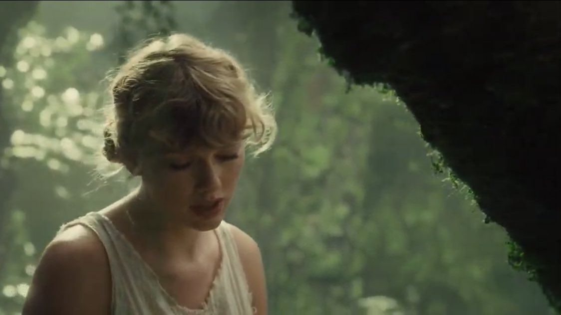 TSwiftLA's tweet photo. 🎵| When you are young they assume you know nothing #cardiganMusicVideo #Folklore https://t.co/GtMpfv5BSs