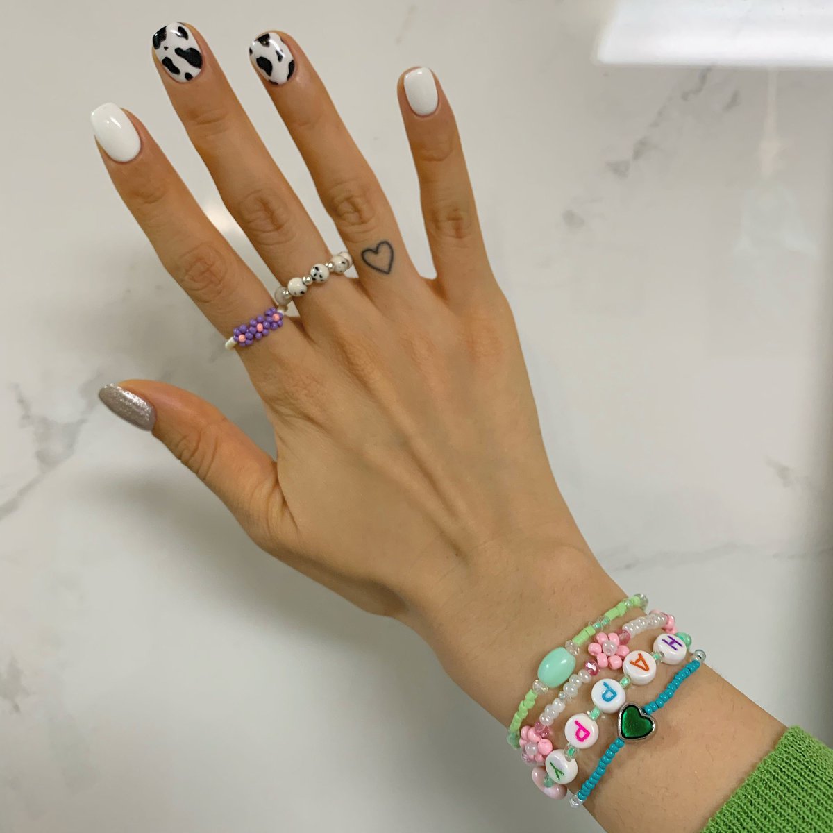kitschxpeepee's tweet photo. 🐣kitschXpee-pee🐣 

*:..｡♡*ﾟ¨ﾟﾟ･*:..｡♡*ﾟ¨ﾟﾟ･*:..｡♡*ﾟ¨ﾟ･*

핸드메이드 팔찌입니다 ◡̈ 
1:1로 주문제작해드립니다 
오픈카톡로 문의 주세요 
https://t.co/HpTDyd84Cm

디자인은 메인트윗에 많아요💖

#비즈팔찌 #비즈 #핸드메이드 #악세사리 
#제작팔찌 #방탄팔찌 #태연팔찌 https://t.co/l21dfewsaE