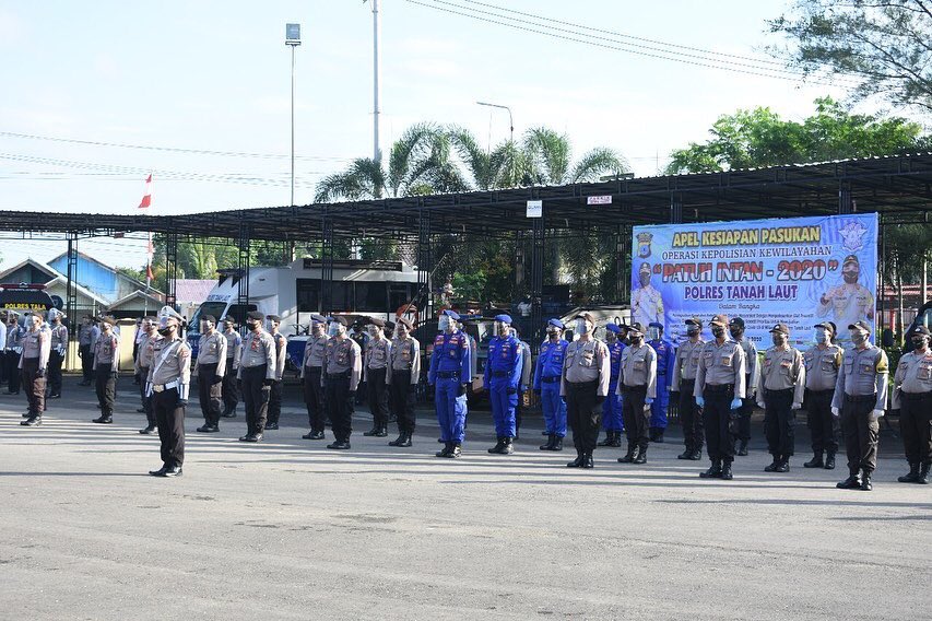 LautHumas's tweet photo. Polri menggelar #OperasiPatuh2020 selama 14 hari ( Mulai 23 Juli s/d 5 Agustus 2020) Selalu taati peraturan berlalulintas https://t.co/5KKPibS1LF