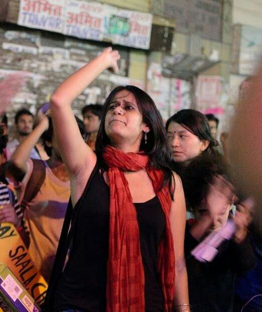 zainabsiddqui's tweet photo. #freenatasha
#freedevangna
#freeallpooticalprisoners

इंक़लाब-ए-सुब्ह की कुछ कम नहीं ये भी दलील 

पत्थरों को दे रहे हैं आइने खुल कर जवाब 

हनीफ़ साजिद https://t.co/4fhnt4pC6Z