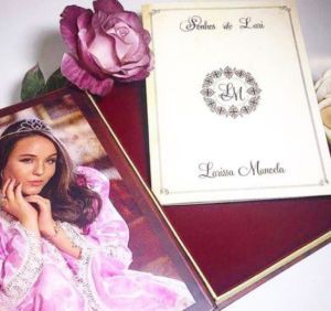 ameninamb's tweet photo. @DivaDepressao faz vídeo analisando a festa de 15 da @larimanoela pfv! https://t.co/Oy5fYShvxp