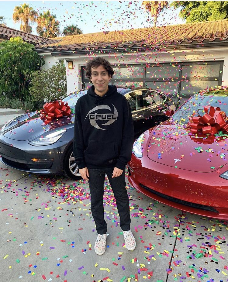 Hey guys I’m doing a little Tesla giveaway, just like and Rt to enter 
(Must be following)