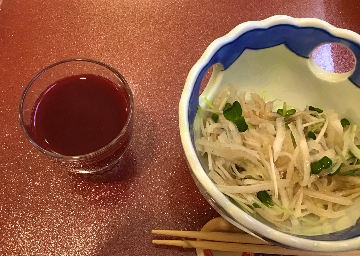 3 昨日は彼氏とスッポン食いに箕面に行ってきたやで 生き血飲んで珍味の肝の照り焼きと卵 椀物にスッポンの身が入った餡掛けだし巻きと鍋と雑炊堪能したやで スッポンは2人とも初めてやけど美味しく食べれました コース自体は46円と