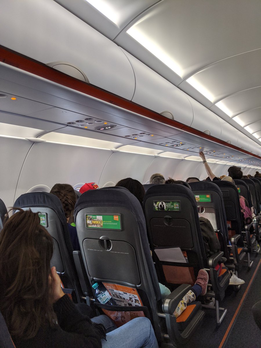 MsBearsen's tweet photo. Sorry @easyJet , have you heard there's a pandemic and you should maybe keep your passengers a bit more apart from each other? Sending this in case nobody told you! https://t.co/H8hsbqPBSn