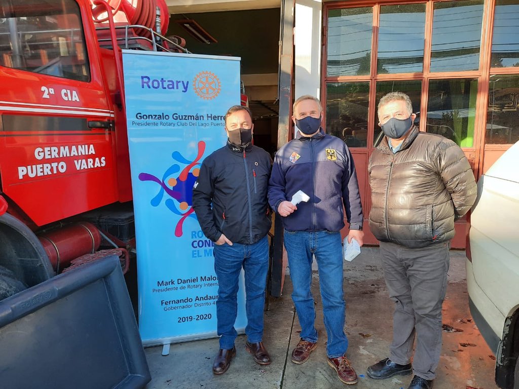 RotaryDelLago's tweet image. @RotaryDelLago hace entrega de termómetros digitales a cuerpo de bomberos de Puerto Varas