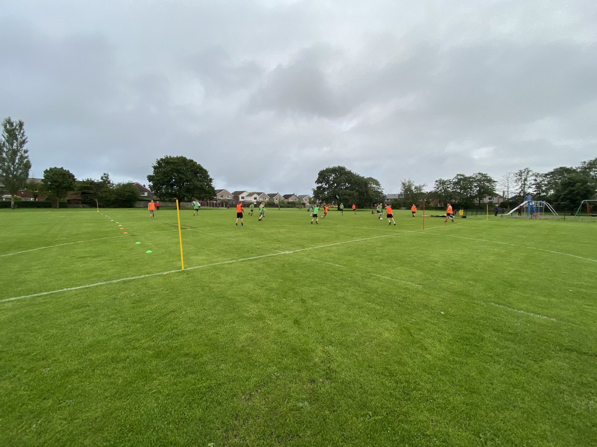 AndrewKilleen7's tweet photo. Brilliant session last night with my newly formed @fc_cadley team.
:
30 lads over two sessions with a lot of hardwork and quality on show!
:
#cadleyfc #excitingtimes ⚽️ https://t.co/IdLmsEGjKu