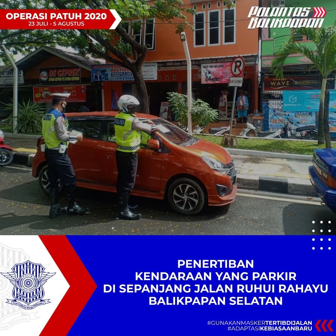 polresta_bpn's tweet photo. #OperasiPatuh2020 - Petugas @polantasbalikpapan melaksanakan penertiban belasan kendaraan yang parkir di sepanjang Jalan Ruhui Rahayu, Balikpapan Selatan. https://t.co/CIE7l2N5n2