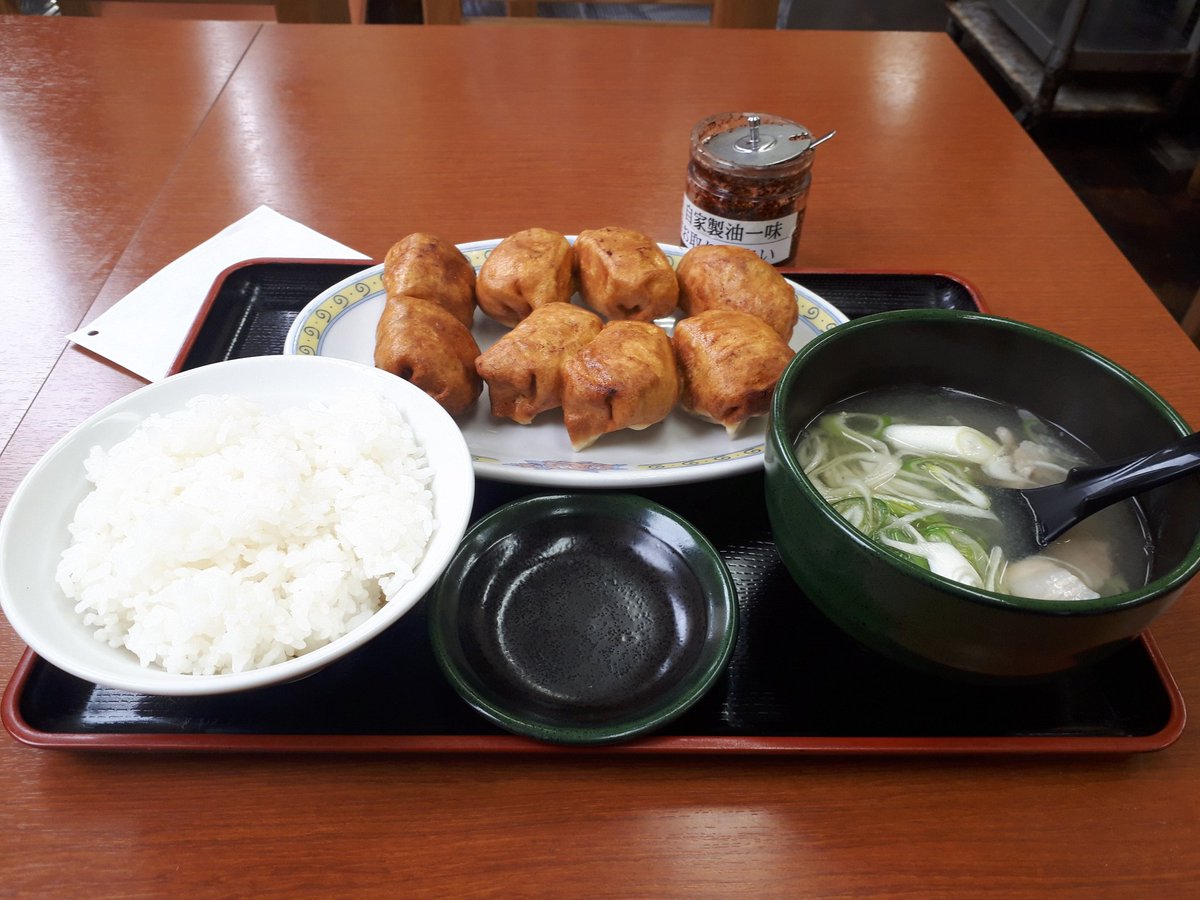 ホワイト餃子高島平店