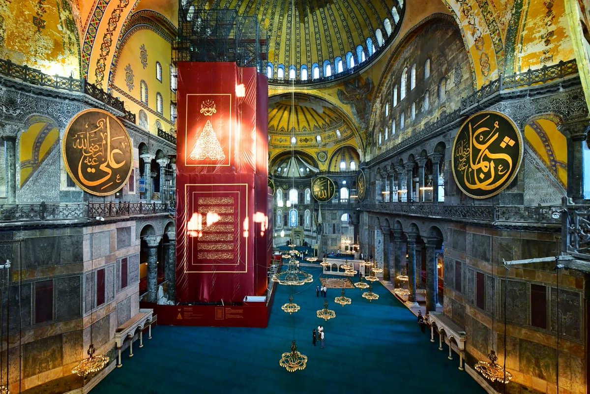 Tarihi bir güne uyandık. 

86 yıl sonra #AyasofyaCamii’nin ibadete açılışı için hazırlıklarımız tamamlandı. 

Bugün İstanbul’un parolası;

✅ Maske
✅ Mesafe
✅ Sabır
✅ Anlayış olacak.

Misafirlerimize hoş geldiniz diyor,
Görevli kardeşlerime başarılar diliyorum.

😷⬅️ ➡️🧴🕌