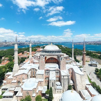 Rabbim tüm islamı alemine güçlü birliktelik ve yeni bir diriliş nasip etsin.
<a href="/ayasofyacamii/">Ayasofya-i Kebîr Cami-i Şerîfi</a> 
#HayırlıCumalar 
#AyasofyaCami
