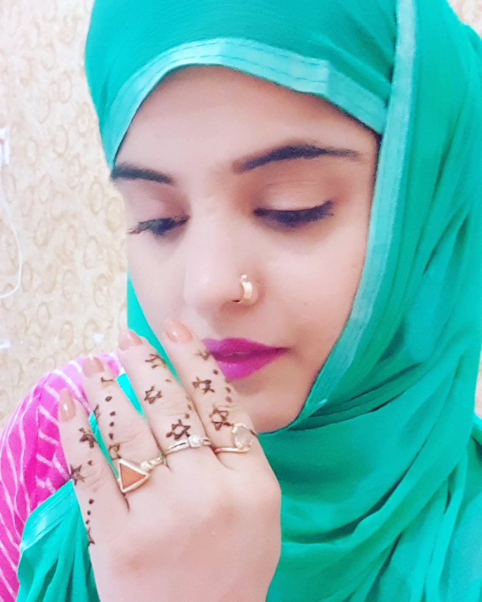pareek_nisha's tweet photo. #fridaybelike❤️ खामोशियाँ बोल देती हैं जीनकी बाते नही होती, इश्क वो भी करते है जिनकी मुलाकाते नही होती ❤️
#loveNishaPareek😘❤️ https://t.co/fQv3AYT3pk