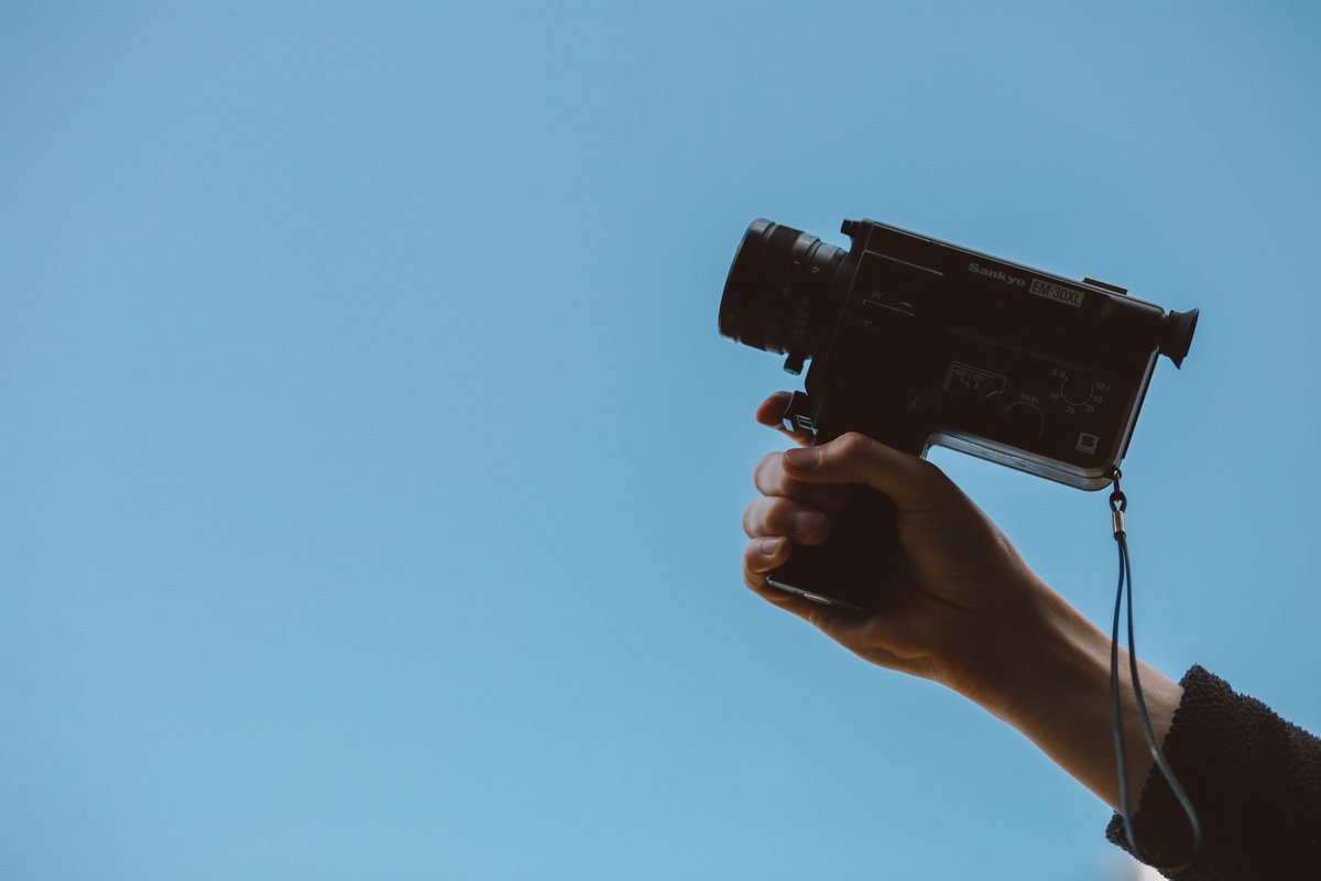 wissimdialog's tweet photo. An die Kameras, fertig, los! Am 26.7. endet die Einreichfrist von #FFSci20. Zeigt uns eure #Webvideos zu Wissenschaft, aktueller Forschung und Zukunftsvision in den Kategorien #SUBSTANZ, #SCITAINMENT oder #VISION und gewinnt bis zu 3.000 €! 💥 @fforwardscience https://t.co/8RAdAENPNh